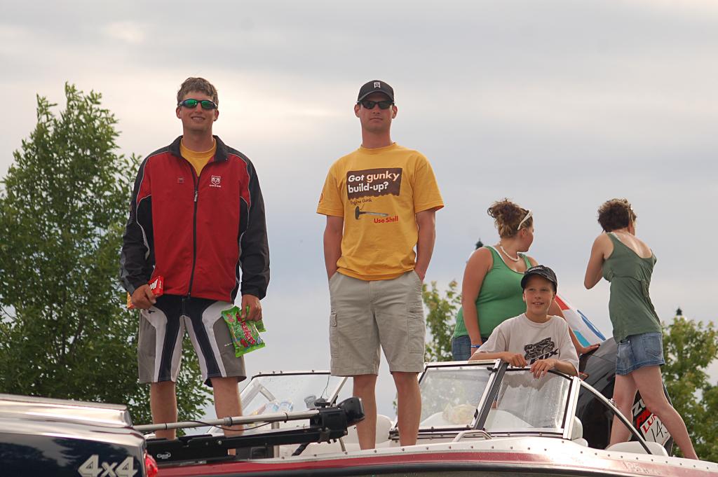 Bass Parade1407-14-08