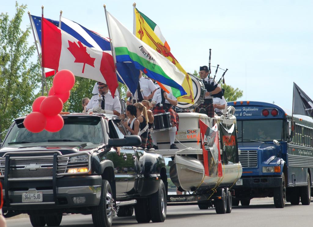 Bass Parade1507-14-08