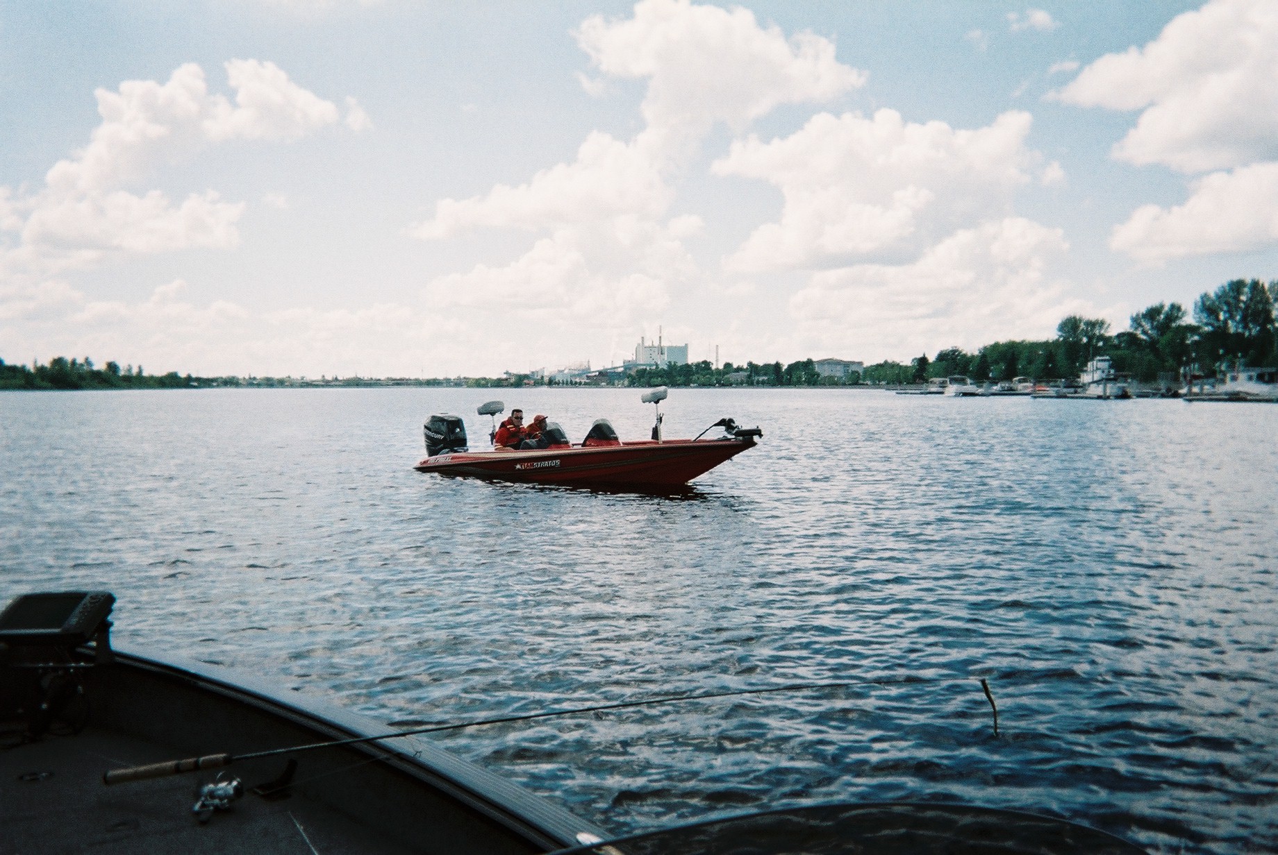 F1050009