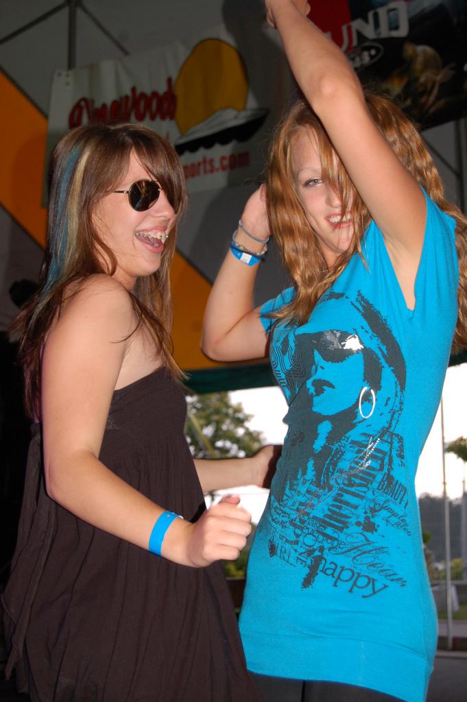 Teen Dance-1071408 2