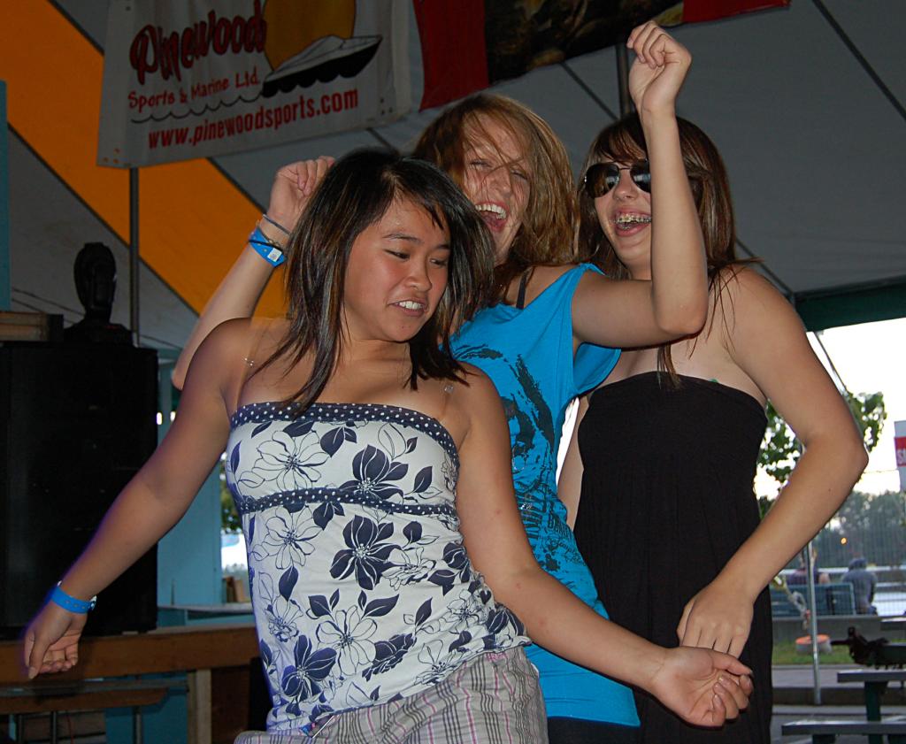 Teen Dance-1071408